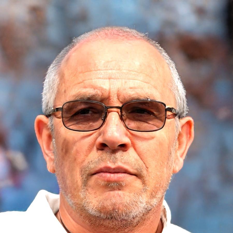 Retrato profesional de Emilio Cardenas